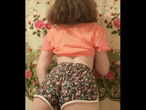 ❤️ Sexy jonge babe dy't har koarte broek op 'e kamera útstrielet ❤️❌ Moaie porno by wy ❤